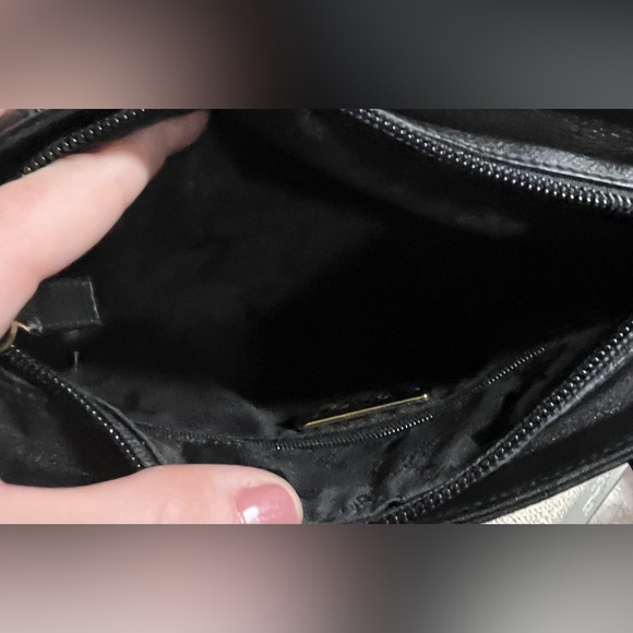 Paloma Picasso Elegant Black Shoulder Bag with Gold Accents - Picture 9 of 11